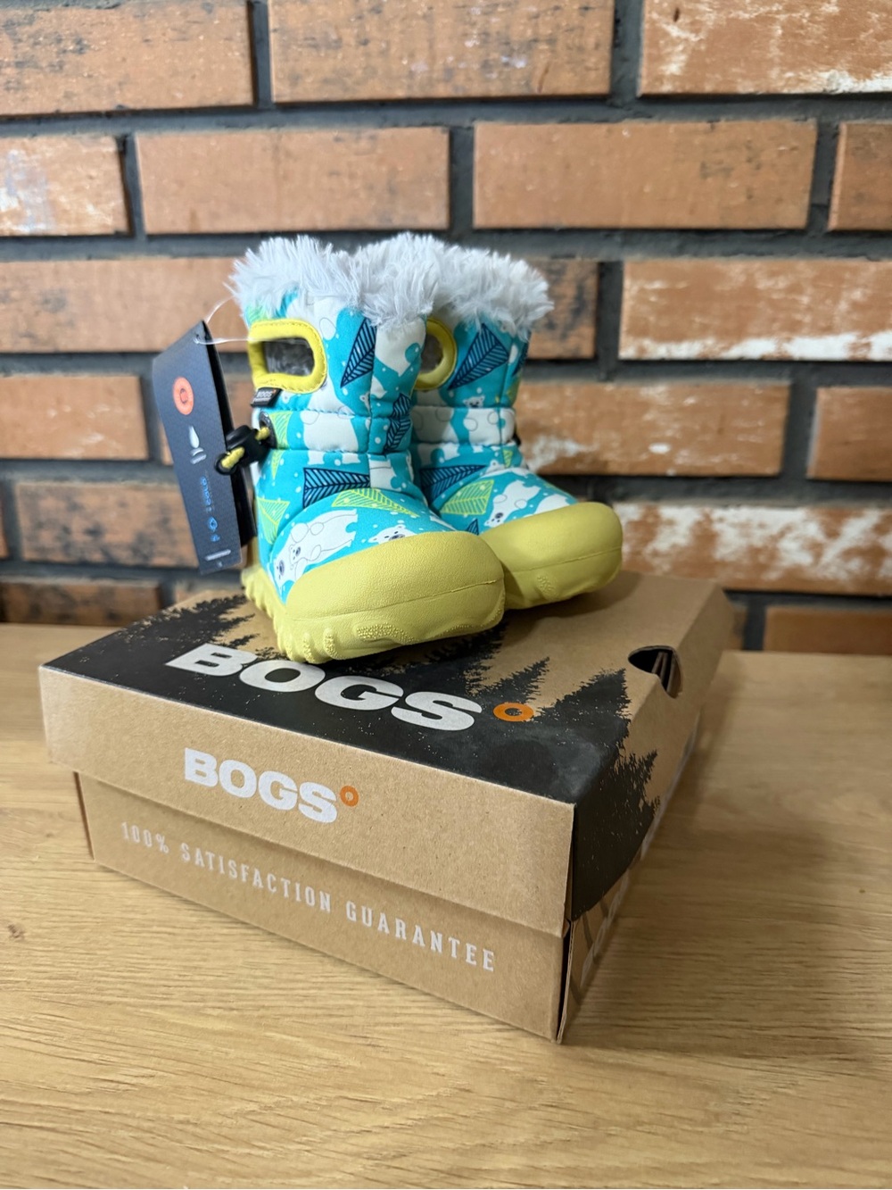 NWT Bogs B-Moc Bears Aqua Multi Winter Boots for toddlers Size 5